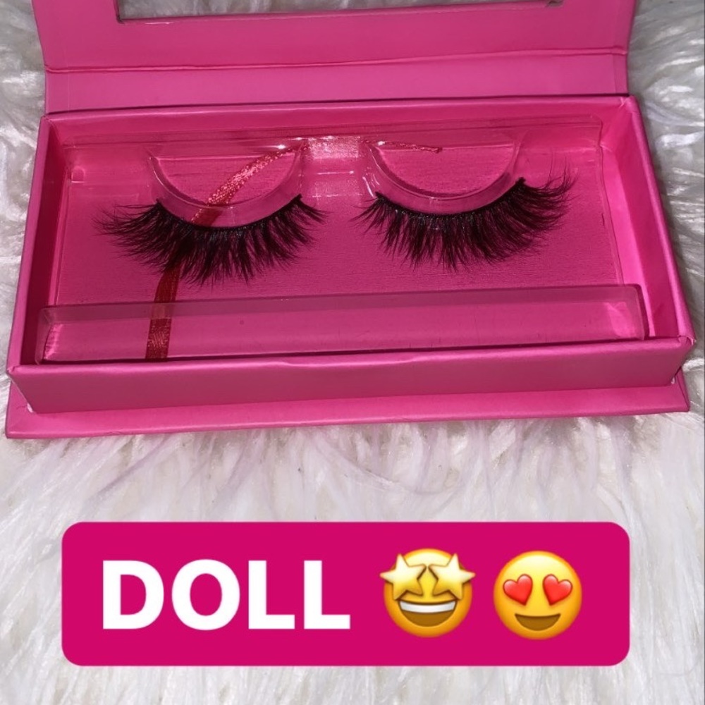 25mm Lashes - Picture 2 of 2